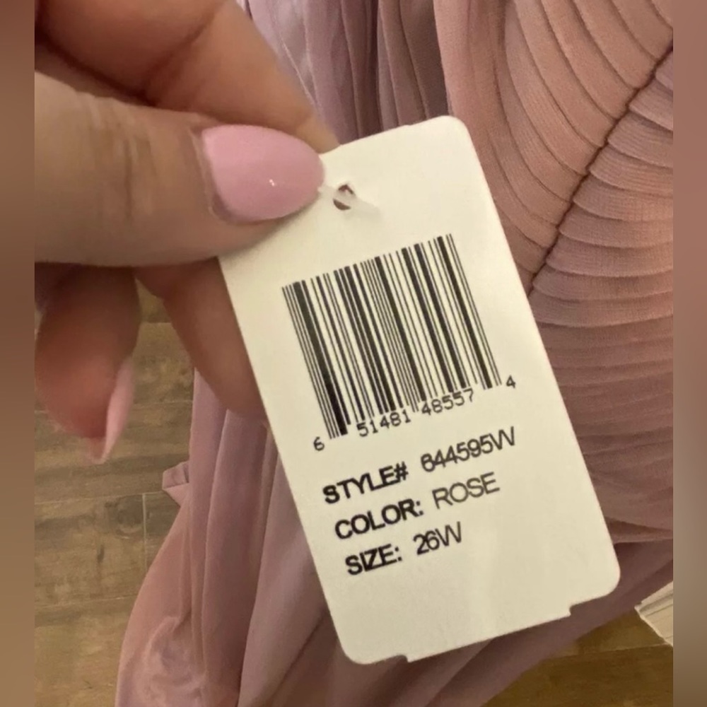 Plus Dress 💗 - Picture 6 of 6
